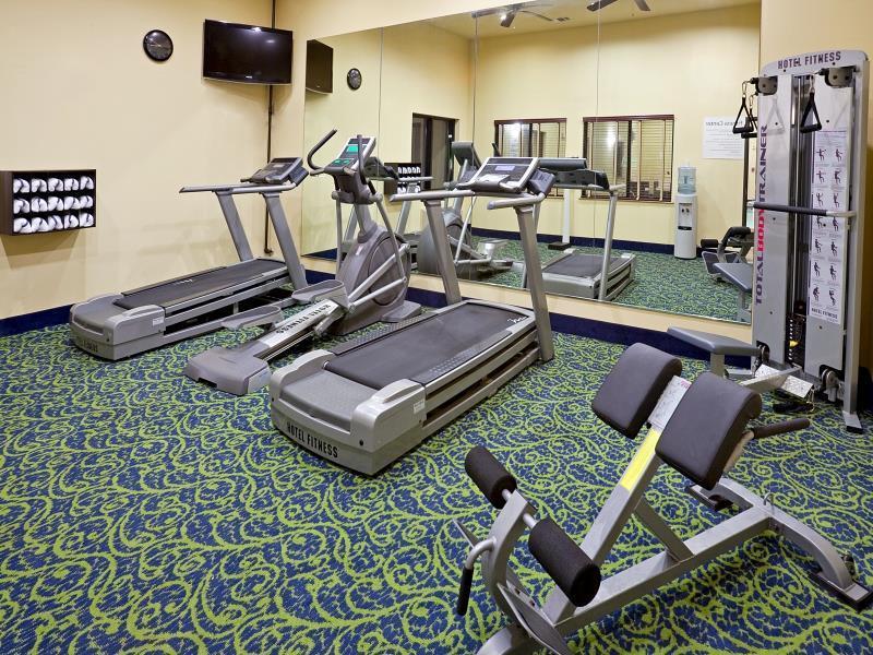 Express & West By Ihg Hotel 2*