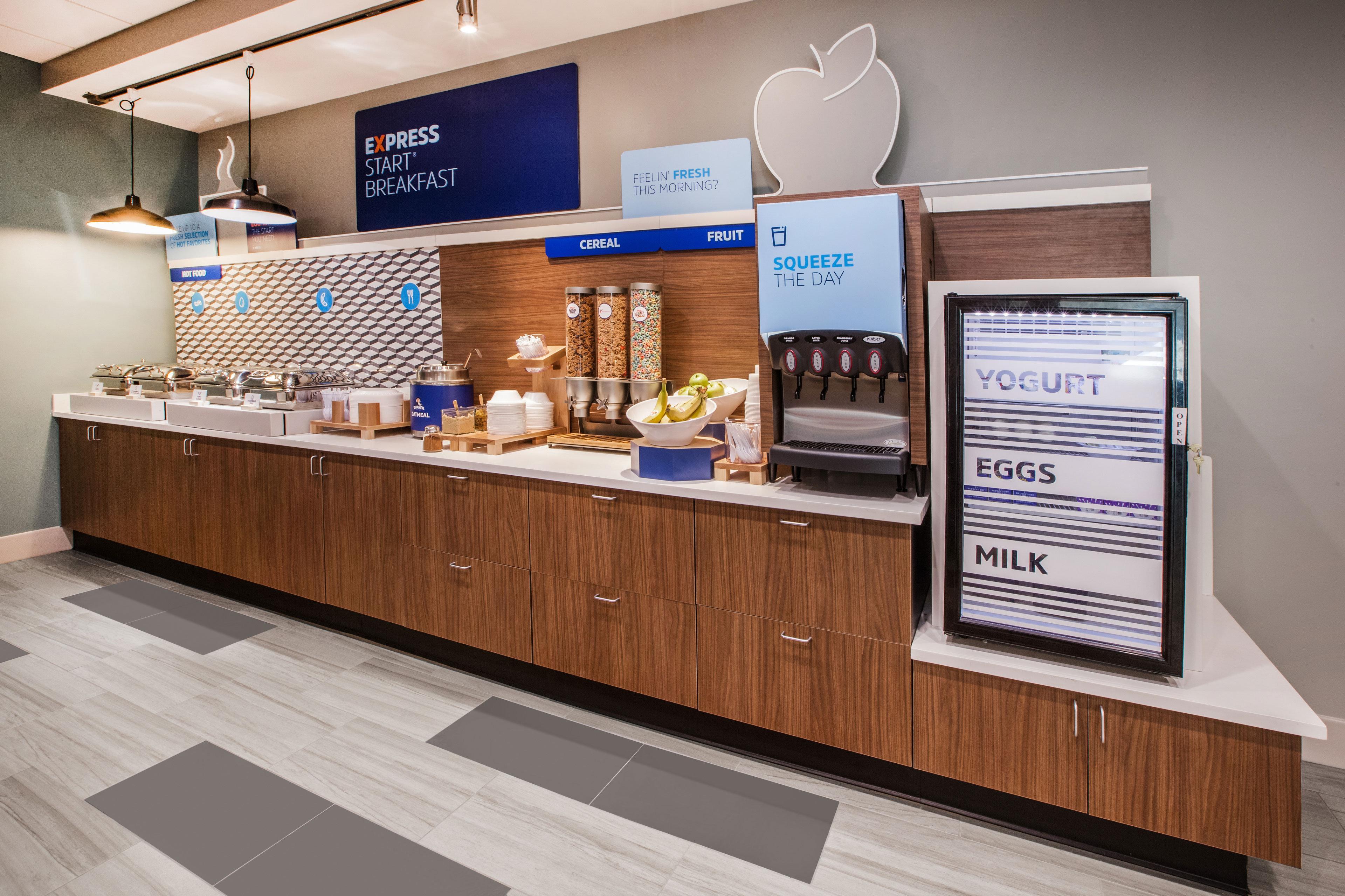 Express & West By Ihg Hotel