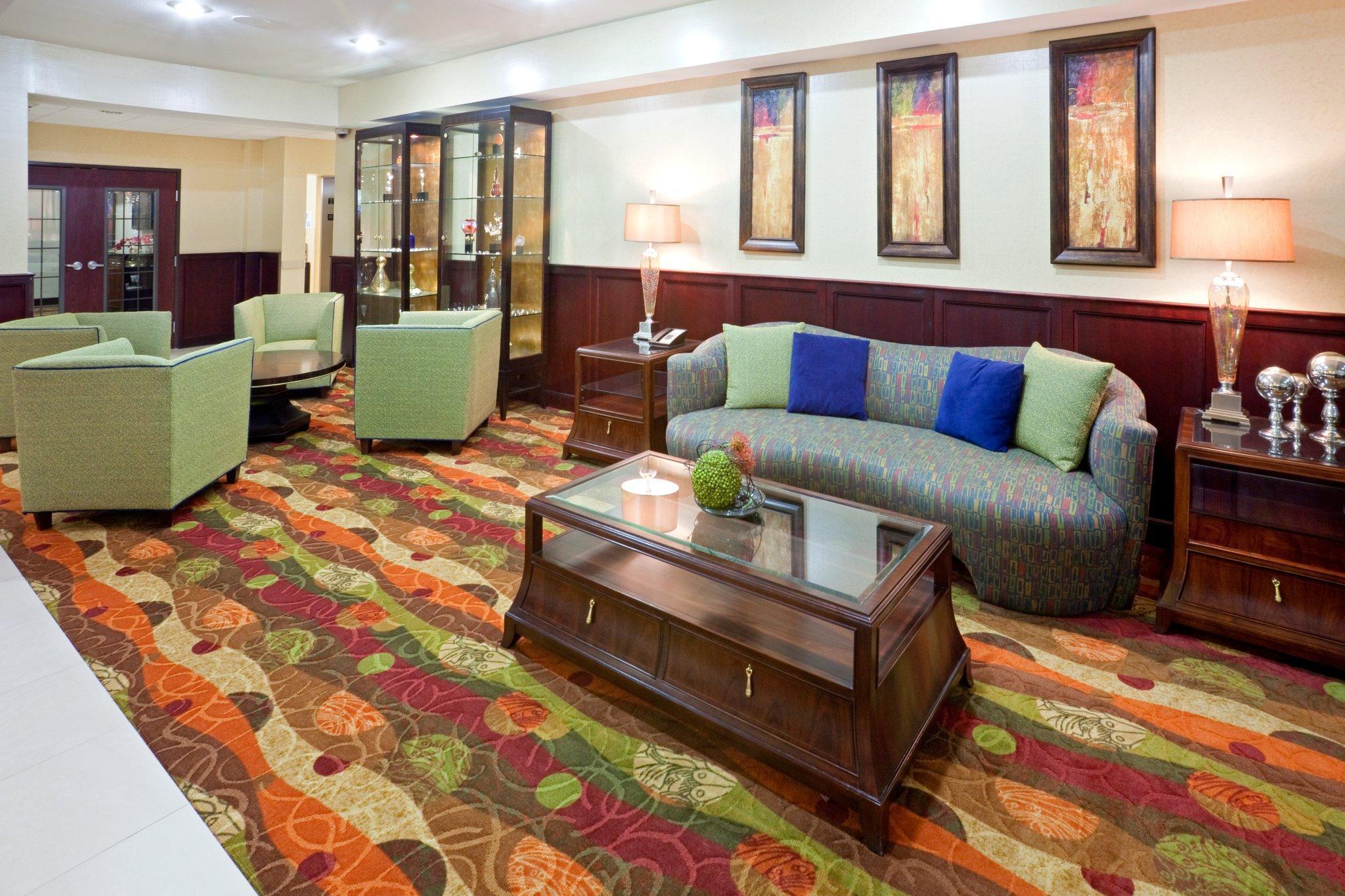 Express & West By Ihg 2*